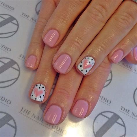 Puedes combinarlas con la tendencia animal print, con rayas de distintos colores o simplemente. Decoración de uñas cortas 85 diseños fáciles, bonitos y ...