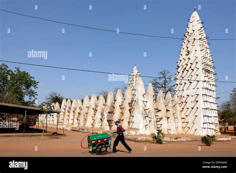 Grande Mosquée De Style Du Sahel Larchitecture De Boue Bobo