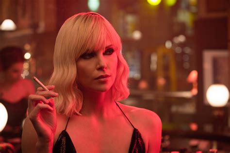Review Atomic Blonde Charlize Theron S Epic New Role
