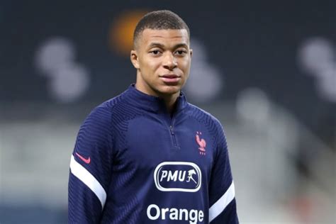 Kylian mbappé (born 20 december 1998) is a french footballer who plays as a striker for spanish club real madrid. Liverpool & Real Madrid 'in Regular Contact' With Kylian ...
