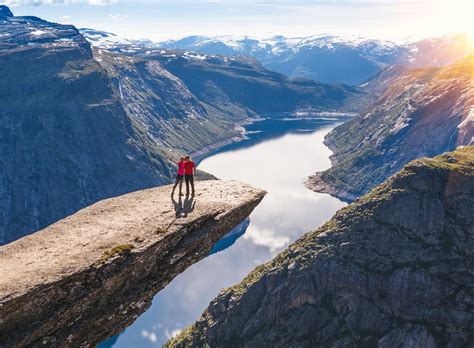 26 Jaw Dropping Pictures Of Trolltunga Norways Legendary Cliff