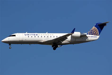 United Express Skywest Airlines Bombardier Crj200 N9 Flickr