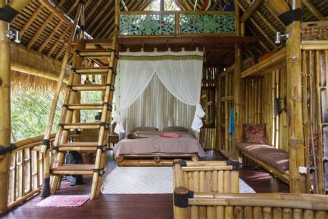 Eine perfekte möglichkeit, gut versteckte dörfer, umgeben von vulkanen und bebauten feldern, im. River Waterfall View Jungle Bamboo Lounge House - Häuser ...