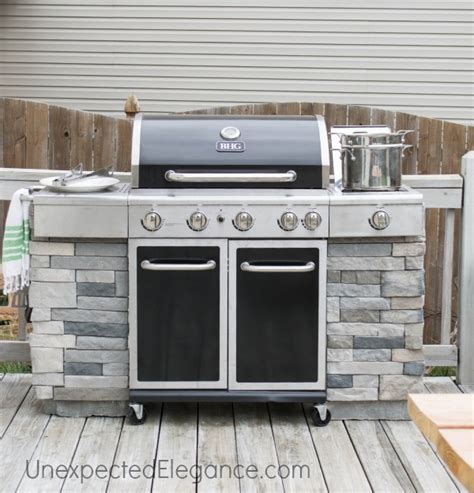 Designing and building one is not even that difficult. 5 Amazing DIY Backyard BBQ Islands | Home Matters | AHS.com