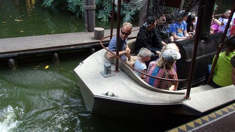 Video Jungle Cruise Undergoes Soft Re Opening With New Docking System At Disneyland Inside