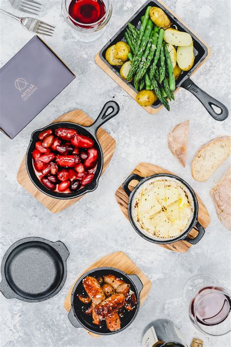 artesà cast iron mini fry pan with board 12 5cm cookserveenjoy