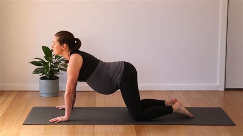 10 Best Pregnancy Stretches