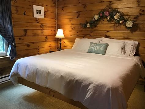 We offer many hocking hills pet friendly cabins! Hocking Hills Cabin Rentals | Tall Pines Two Bedroom Hot ...