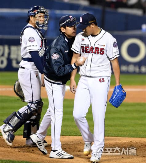 추위도 코로나도 못 막은 학구열…kbo 코치아카데미, 2주 차 교육 종료 엠스플 이슈. 스포츠서울 - 포토 두산 이용찬, 난조 끝에 1이닝 만에 강판!