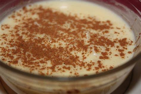 Coloque em outra panela se necessário maior, acrescente o leite, o leite de coco, o leite condensado e o coco ralado. Canjica com leite condensado | Receitas Gshow | Gshow