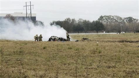 Video 5 People Are Killed After A Small Plane Crashes Shortly After