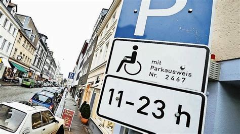 Prozess in Düsseldorf: Behindertenausweis eines Toten missbraucht