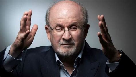 Salman Rushdie Rattrapé Par La Fatwa Iranienne De 1989 Il A été