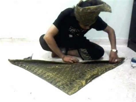 Setiap kabaikan adalah sedekah. jamaah jumat rahimakumullah Cara Membuat Tengkolok Step By Step
