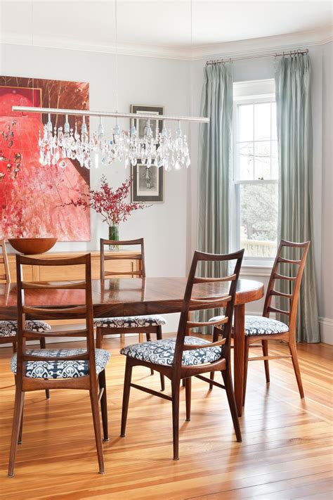 Mid Century Modern Dining Room With Crystal Chandelier Hgtv