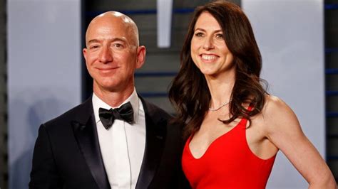 Mackenzie Scott Donates 17bn Since Amazon Boss Divorce Bbc News