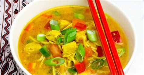 Culinaire Bagage Thaise Currysoep Met Noedels Kip En Groenten