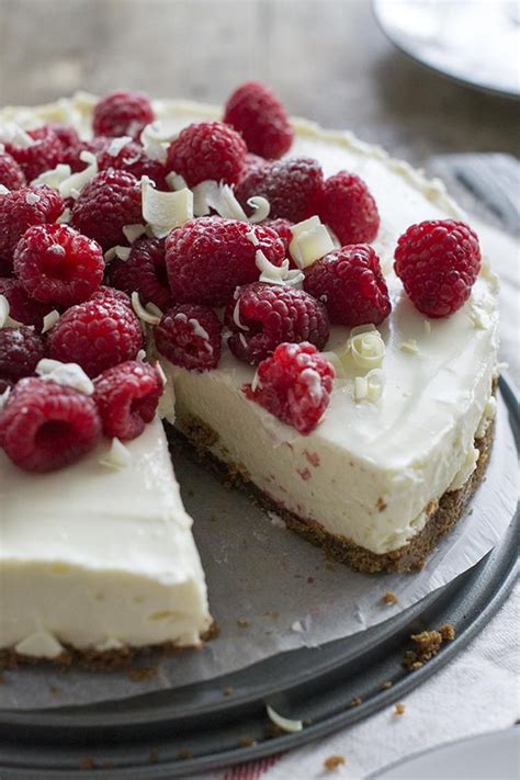 Kwarktaart met witte chocolade en frambozen