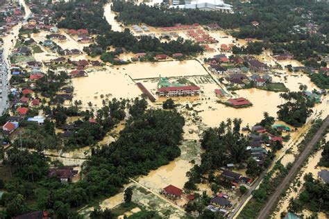 Most of the kelantan flood victims are currently placed at the taman etno botani national service camp near gua musang. Climate-related natural disasters cost Malaysia RM8b in ...