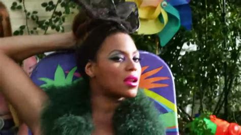 Beyoncé's official video for 'party' ft. Video: Beyoncé feat. J. Cole - "Party" (remix)  we out in abu dhabi, we like to party we don't cause trouble, we just ride bugatti bad chicks, shawty, sorta resemble sade imported her in from raleigh. Beyonce Party Ft J Cole : Beyonce S Party Video The Fashion Scoop Sooo Fabulous : Click to buy ...