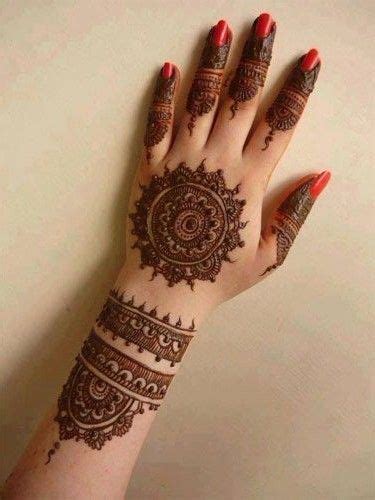 10 Round Mehndi Designs You Should Definitely Try In 2019