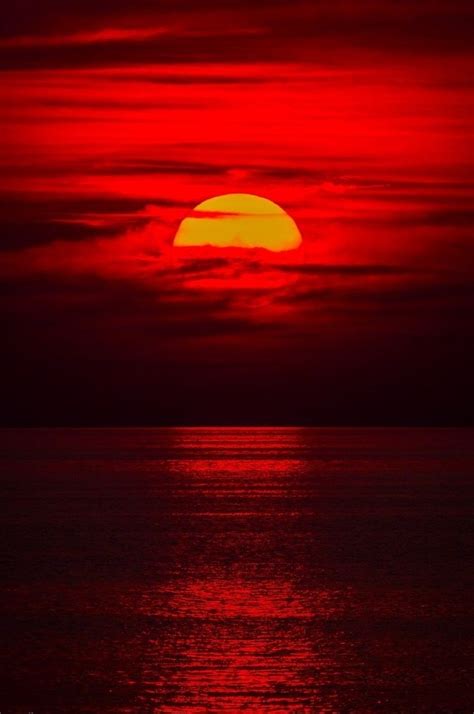Pin By C Wilkins On All In Red Sunset Pictures Red Sunset Beautiful