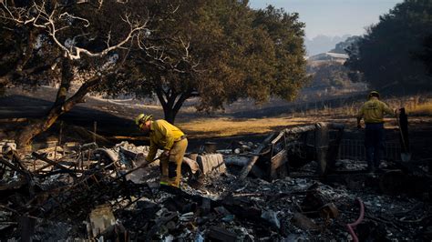 California Fires Live Updates Santa Ana Winds Raise Threat The New