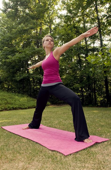 Do these stretching exercises right before you're ready to crawl into bed to encourage sounder slumber. Exercise | Free Stock Photo | A young woman stretching ...