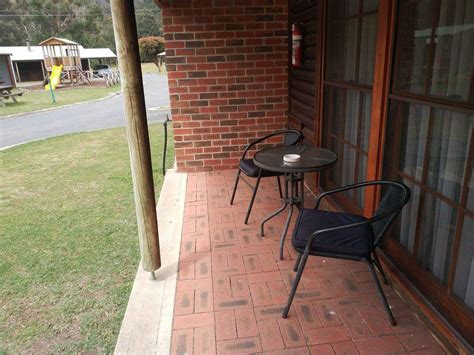 Our cabins are well equipped and provide a great base for your travels whilst exploring the grampians. Halls Gap Log Cabins - Accommodation Price & Booking ...