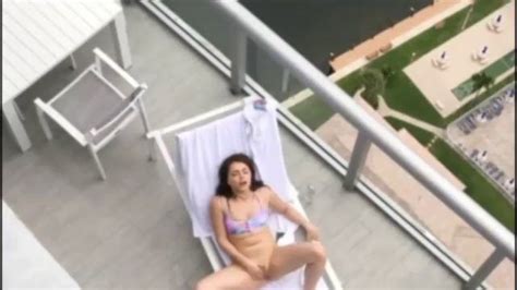 Ute Maisie Williams Caught Naked Masturbating On Her Hotel Room Balcony Bestpornohere