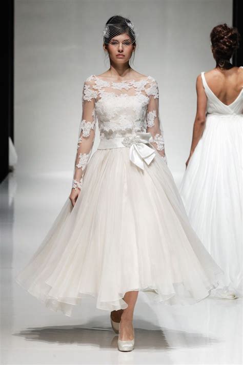 It has to be seen to. 25 Utterly Gorgeous Tea Length Wedding Dresses | Gorgeous ...