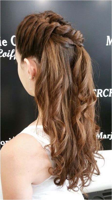 Coiffure pour mariage cheveux mi long tumblr. Coiffure femme temoin mariage
