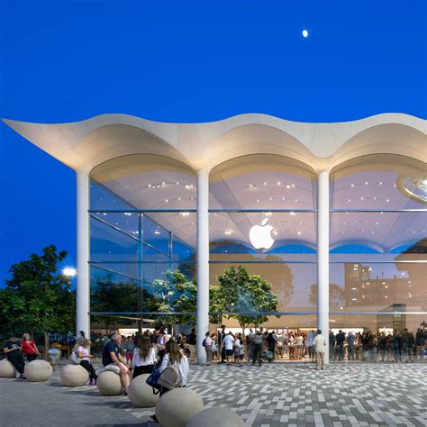 Wavy White Concrete Roof Tops Foster Partners Apple Aventura Store