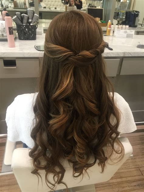 Styling your hair for a wedding isn't always easy, so we're here to help with our pick of stylish wedding guest hairstyles. Pin by Drywalk Blow Dry Bar on Drywalk Styles | Wedding ...
