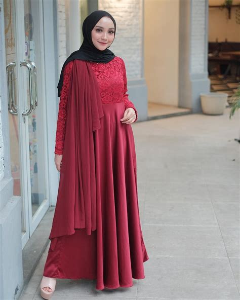 Baju Merah Celana Hitam Jilbab Warna Apa Desain Baju Pengantin Pesta