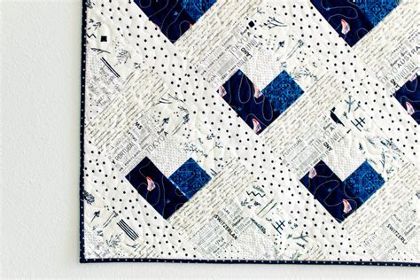 Designed by mabel burkholder, exclusively for log cabin quilt shop. Baby Heart Log Cabin Quilt - Free Quilt Pattern ️ ...