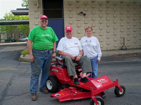In 2009 we began selling dixie chopper lawn mowers out of an old tool shed. Local Country Clipper Dealer Sells 100th Mower - Country ...
