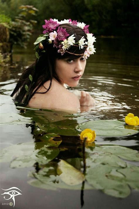 Pin By Jessica Christi On The Garden Glimmer Of Blooms Water Nymphs Nymph Lily Pond