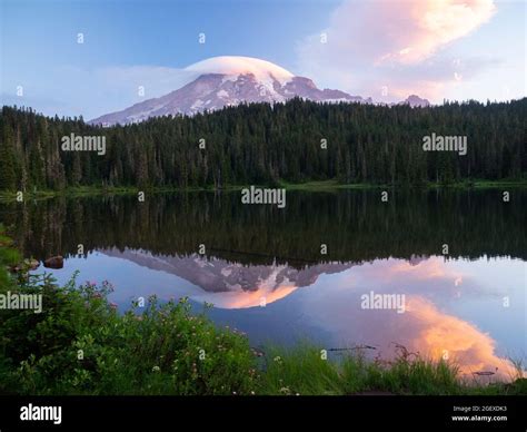 Mount Rainier And Reflection Lake At Sunrise Stock Photo Alamy