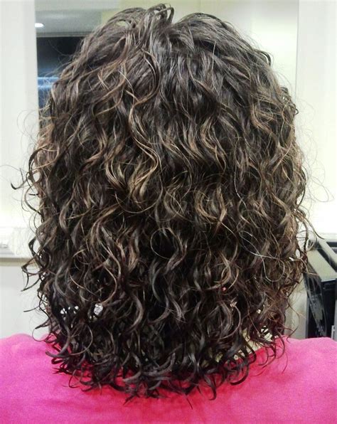 Medium Curl With Highlights Medium Curls Medium Hair Cuts Medium