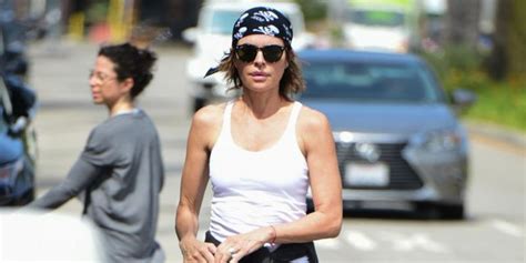 Rhobh Lisa Rinna Shows Off Her Toned Figure After Exiting Yoga Class