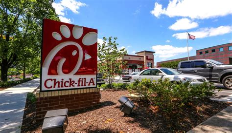 Served with charred tomato and crispy red bell peppers. Chick-fil-A launches "Chick-fil-A One" App and free sandwich | Chick-fil-A