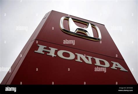 Honda Dealership Signs Hi Res Stock Photography And Images Alamy