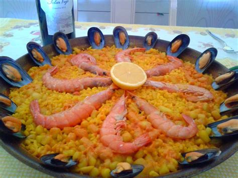 Vamos a enseñarte a preparar una paella de marisco, de una manera rápida y fácil. Cocina con Mari | Paellas receta, Paella de mariscos y Paella