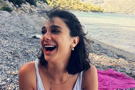 En büyük zevkimiz tarihi karakterleri incelemek ve okumak. Deniz Bulutsuz'un Pınar Gültekin isyanı: Durun artık!