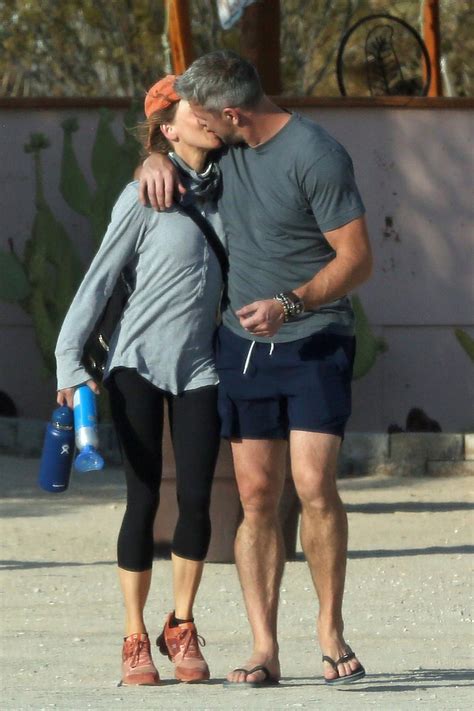 Renée Zellweger And Ant Anstead Kiss Passionately While On Store Run