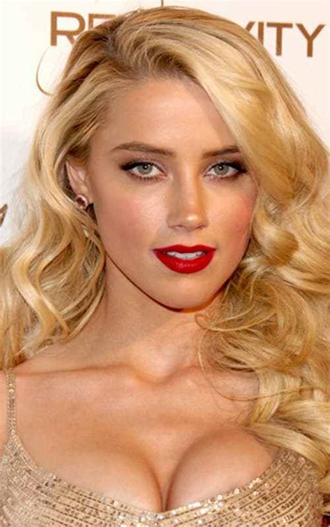 A few streaks of blonde can brighten the shade even more. Top 4 Light Blonde Hair Color Ideas For You