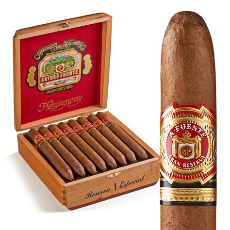 Arturo Fuente Hemingway Classic - Ambassador Fine Cigars
