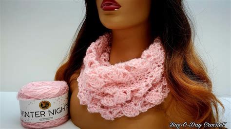 How To Crochet An Easy Cowl Scarf A Winters Tale Bagoday Crochet