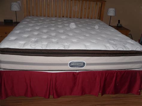 With the 900 series beautyrest® pocketed coil® technology, the beautyrest silver kayden plush pillow top mattress provides flexible support precisely where needed and isolates motion between california king. Beautyrest Recharge Elite King Size Mattress Esquimalt ...